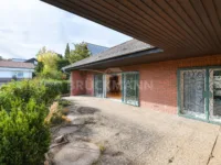 großzügige Südterrasse