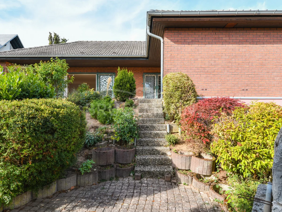 verschiedene Gartenbereiche