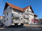 Straßenansicht Nord-West - Gepflegte & gut geschnittene 3-ZKB (1. OG) in toller Wohnlage von Grünstadt!