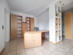 "schlafen" (lt. Plan) - Lichtdurchflutete Maisonette-Wohnung mit Sonnenterrasse & viel Platz für Ihre Familie!