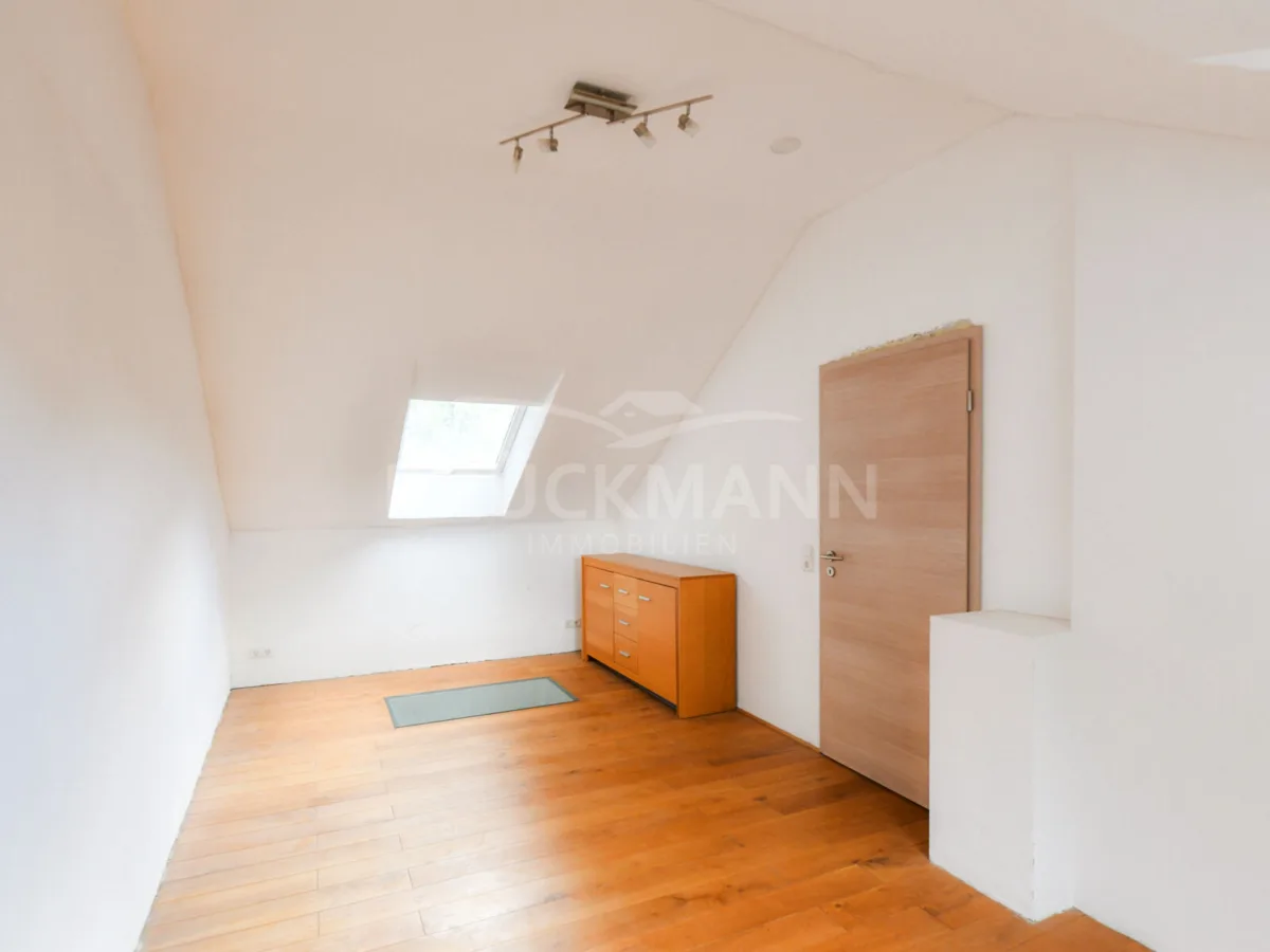 Schlafzimmer 1 (OG)