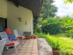 Terrasse - „Grün trifft zentral“: Freistehendes Einfamilienhaus mit großem Garten & kurzen Wegen zum Alltag