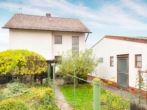Hausansicht aus dem Garten - Zwei Grundstücke, ein Zuhause: Solides Einfamilienhaus mit großem Garten & Zukunftsperspektive!