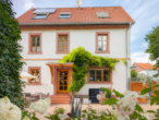 Hausansicht aus dem Garten - Ein Ort zum Verlieben: Renoviertes Bauernhaus mit dem gewissen Etwas im Herzen von Kerzenheim