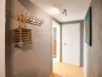 Flur zu Zimmer 1 (OG)