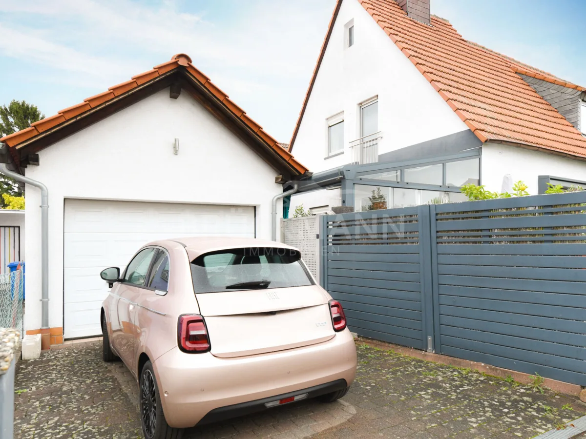 Garage & Einfahrt