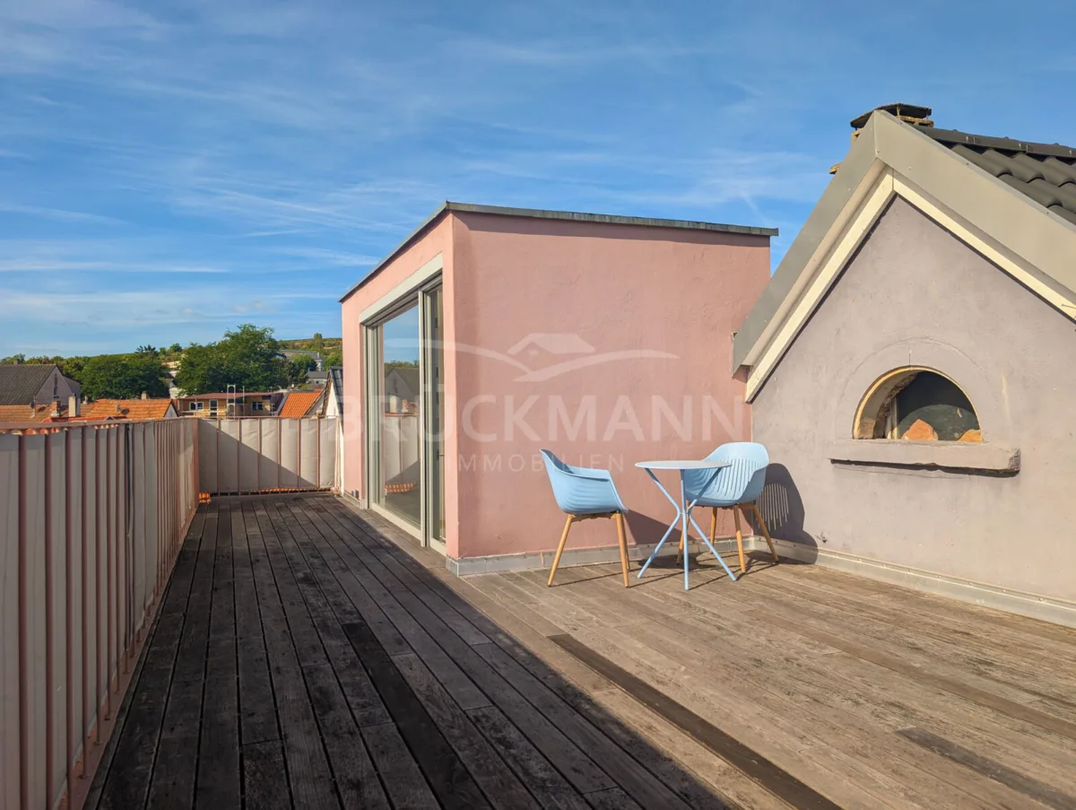 großzügige Dachterrasse
