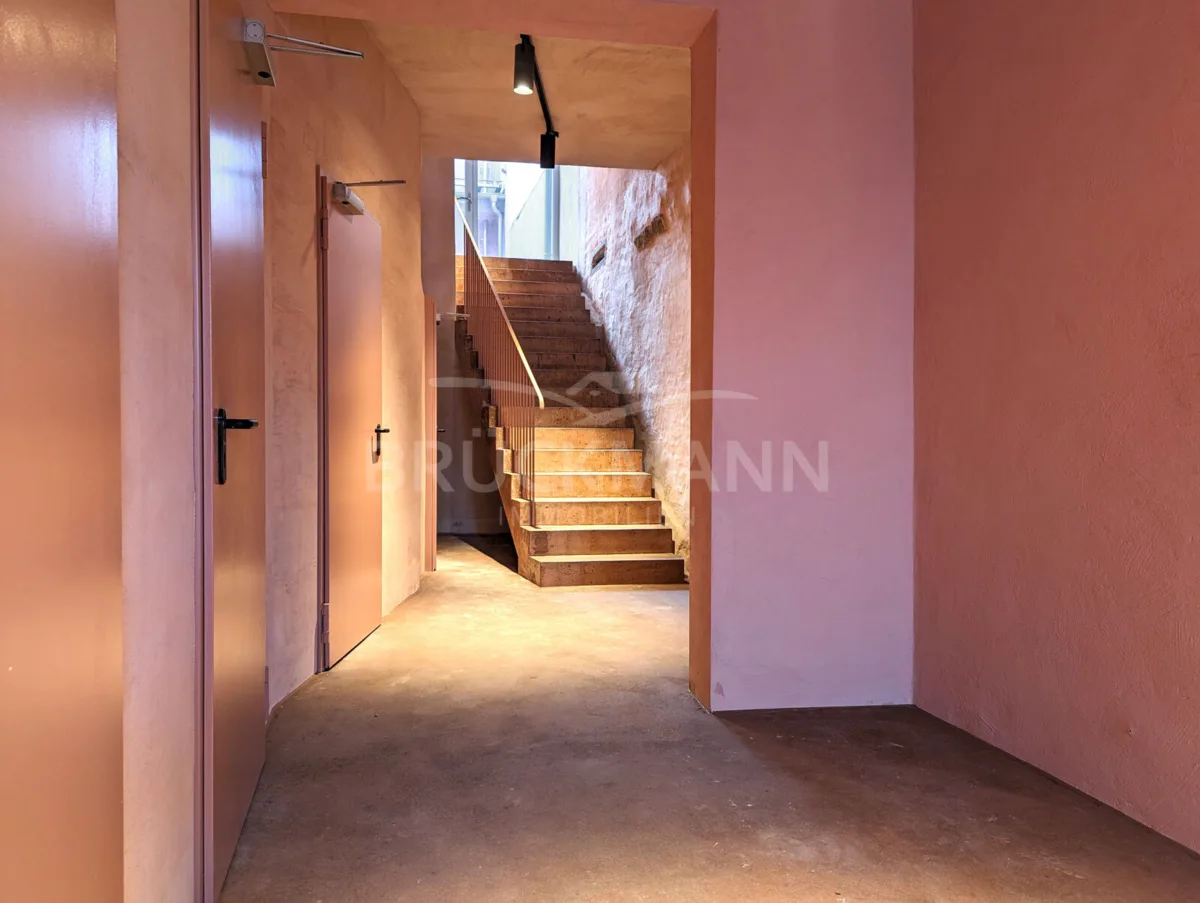 Treppe zu den Wohnungen