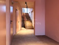 Treppe zu den Wohnungen