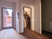 Aufgang zum OG 2