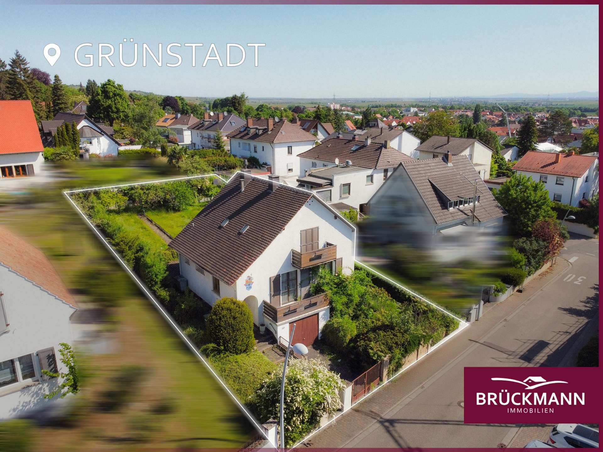 Hanglage mit Ausblick: EFH mit Potenzial und Perspektive in sehr guter Lage von Grünstadt, 67269 Grünstadt, Einfamilienhaus