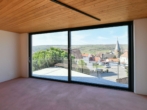 Wohnbereich Aussicht - Architektur, die Raum lässt – Design-Maisonette mit Weitblick #Erstbezug
