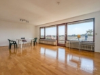 Wohnzimmer (WHG 3, OG) - Mehrfamilienhaus mit traumhafter Aussicht (und Ausbaupotential) in bester Wohnlage von Grünstadt!