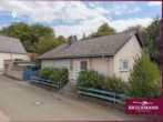 Hausansicht - Modernisiertes, freistehendes EFH mit Garten und Garage