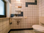 Gäste-WC (UG) - Familienstart in Eisenberg: DHH mit 3 Schlafzimmern, Garten und Südblick ins Grüne!