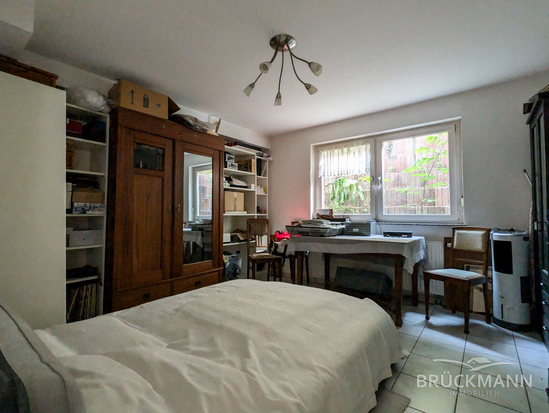 Schlafzimmer KG