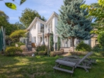 ...und genießen - Luxus im Grünen: Repräsentative Weinstraßen Villa mit parkartigem Garten in Ortsrandlage