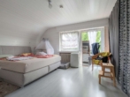 Zimmer 2 (OG) - Tolles Zuhause: Freistehendes EFH mit vielen Möglichkeiten in guter Wohnlage von Kirchheim