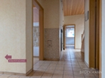 Diele - Sandstein, Scheune, Panoramablick vom Garten: Familienhaus mit Geschichte und Weitblick!