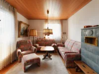 Wohnzimmer mit Kachelofen