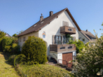 Straßenansicht - Hanglage mit Ausblick: EFH mit Potenzial und Perspektive in sehr guter Lage von Grünstadt