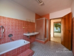 Badezimmer - Freistehendes EFH in Kerzenheim mit Potenzial für eine Bebauung in zweiter Reihe!