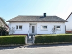 Hausansicht Straße - Freistehendes EFH in Kerzenheim mit Potenzial für eine Bebauung in zweiter Reihe!