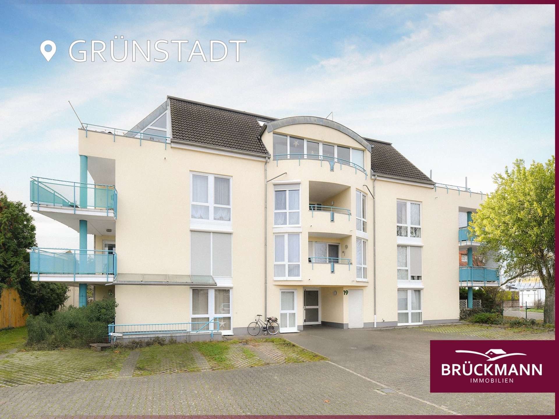 Stadtleben mit Ausblick: Extravagante Maisonettewohnung mit Dachterrasse & zwei Stellplätzen, 67269 Grünstadt, Maisonettewohnung