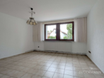 Wohnzimmer (EG) - Gemütliche 3-ZKB-Maisonette-Wohnung mit idyllischem Innenhof im Pfälzerdorf Obersülzen
