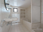 Badezimmer (EG) - Gemütliche 3-ZKB-Maisonette-Wohnung mit idyllischem Innenhof im Pfälzerdorf Obersülzen