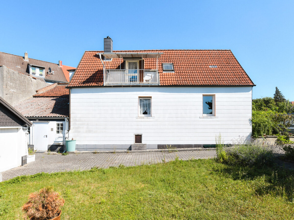 Hausansicht Garten