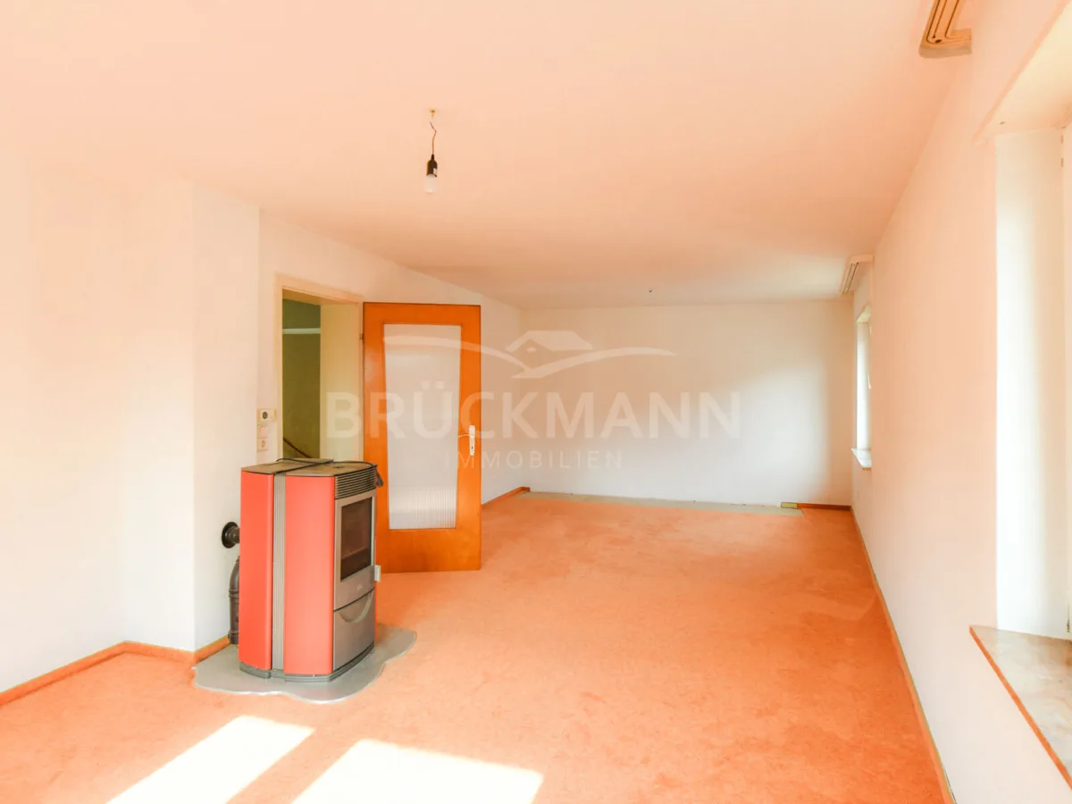 Zimmer 3 / Wohnzimmer (OG) mit Pelletofen