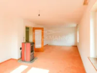 Zimmer 3 / Wohnzimmer (OG) mit Pelletofen