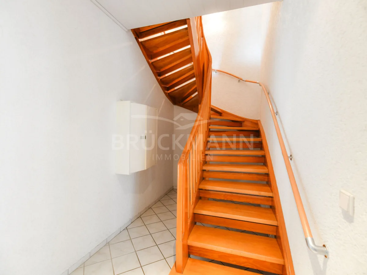 Treppe zum Obergeschoss