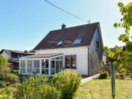 Hausansicht mit Wintergarten - Liebevoll modernisierter Altbau mit Scheune & großem Garten am Pfälzer-Wald