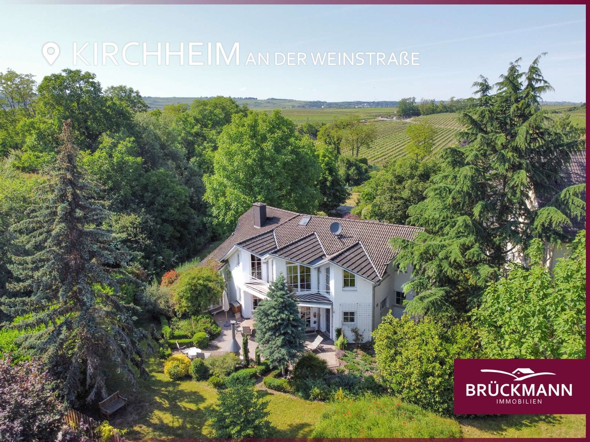 Luxus im Grünen: Repräsentative Weinstraßen Villa mit parkartigem Garten in Ortsrandlage, 67281 Kirchheim an der Weinstraße, Einfamilienhaus