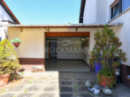 Einfahrt & Garage
