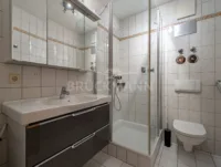 innenliegendes Badezimmer