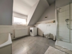 Tageslicht-Badezimmer (OG) - 4 Schlafzimmer, wenig Kompromisse: Stadthaus aus der Gründerzeit inmitten von Grünstadt!