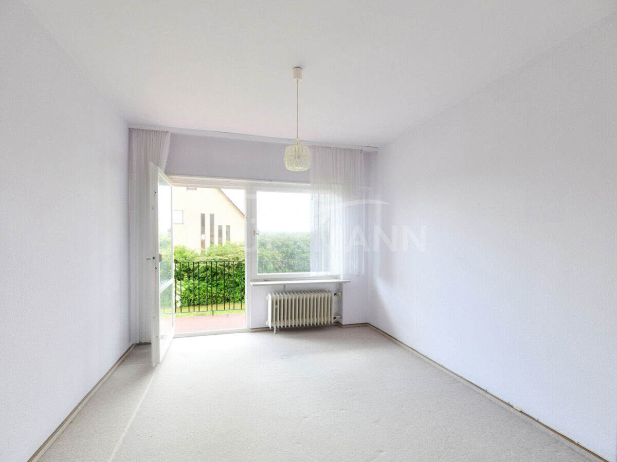 Zimmer 2 mit Balkonzugang