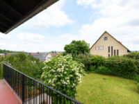 Balkon mit Blick in den tollen Garten!