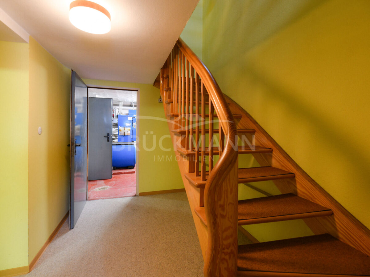 Treppe zum KG