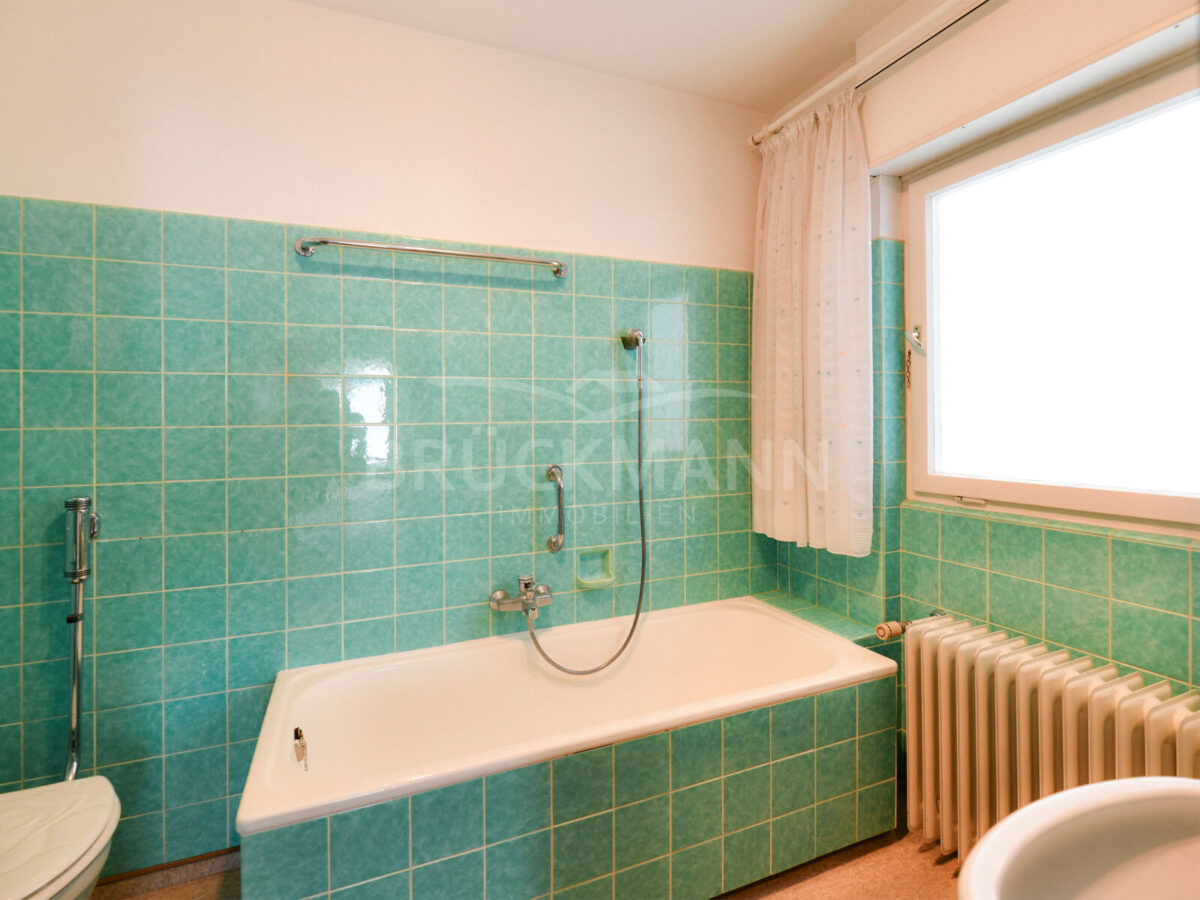 Badezimmer (OG)