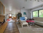 Wohnzimmer - Grün & zentral: Freistehendes Einfamilienhaus mit großem Garten und kurzen Fußwegen zum Alltag