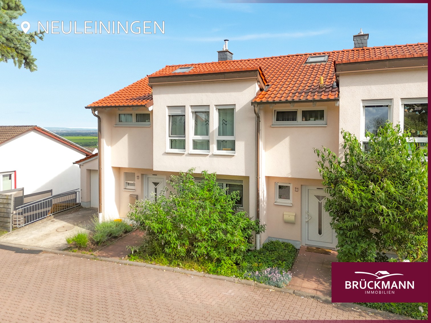 Geräumige DHH mit Garten, Garage, moderner EBK und toller Aussicht!, 67271 Neuleiningen, Doppelhaushälfte