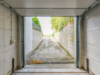 Einfahrt zur Garage