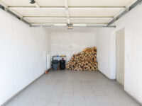 Garage (UG)
