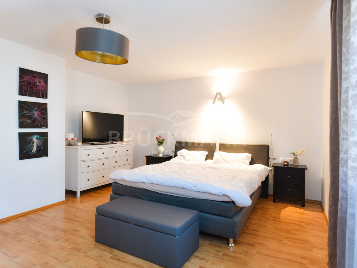 Zimmer 1 (OG)