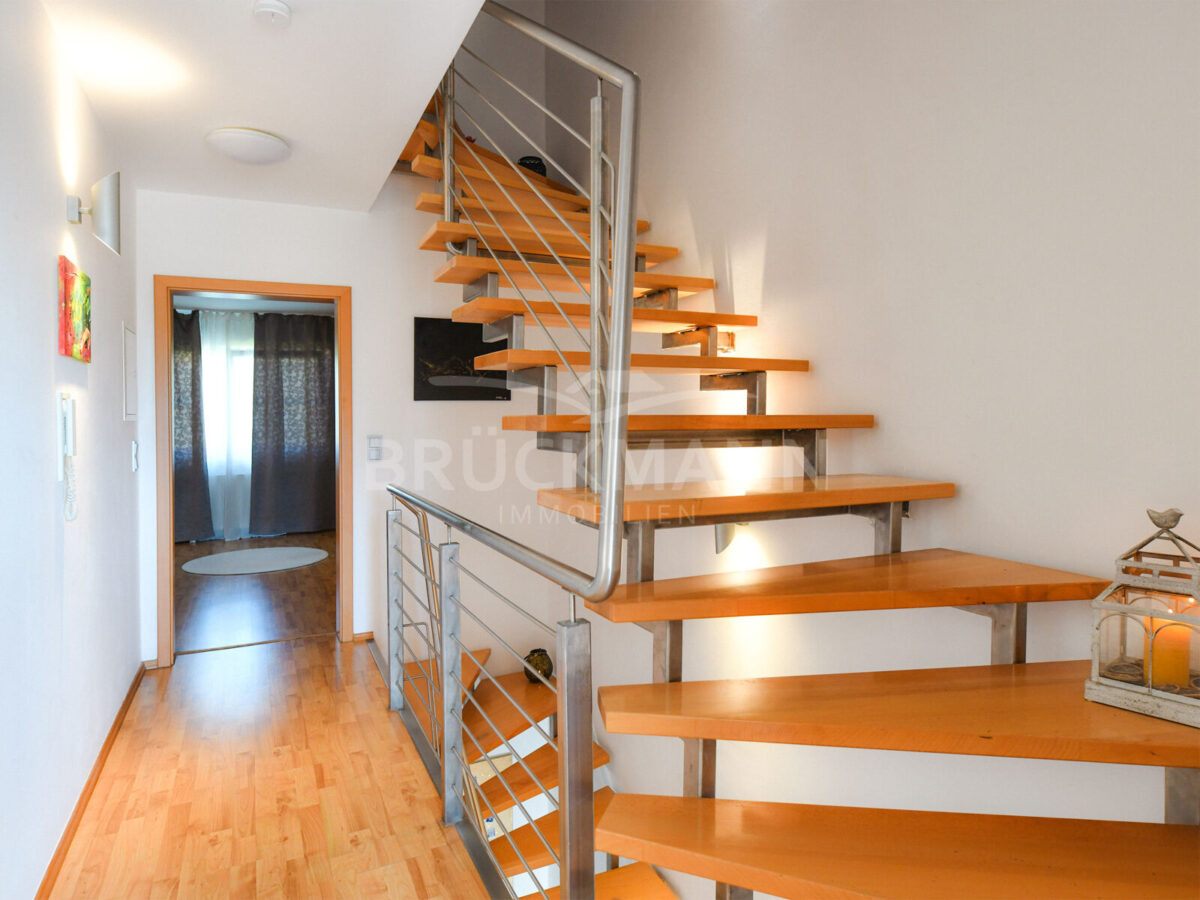 Treppe zum DG