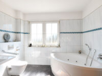 Tageslicht-Bad 2 mit Wanne (OG)